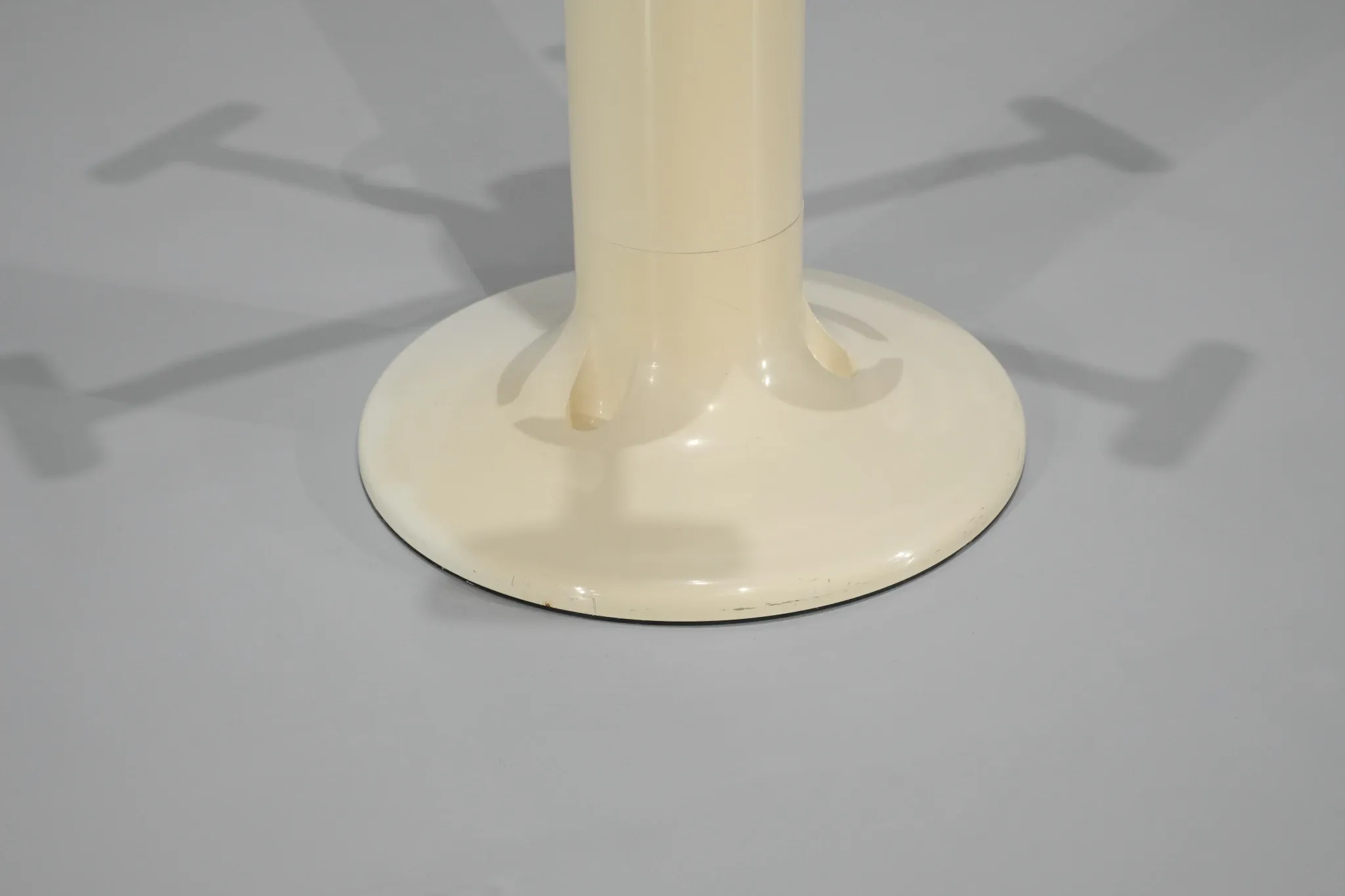 Coat rack "Planta" designed by Giancarlo Piretti for Anonima Castelli.