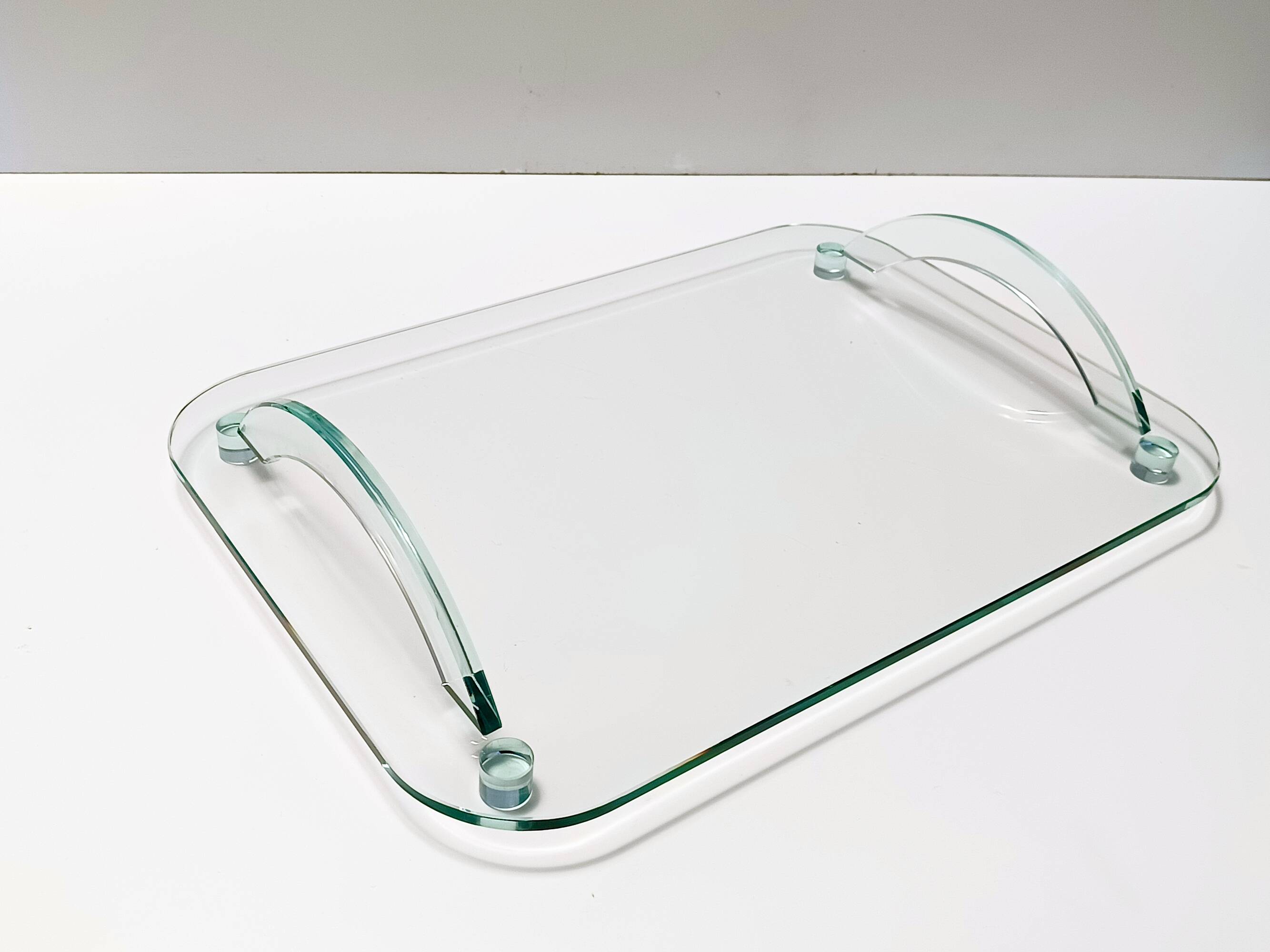 Plateau en verre transparent dans le style de Fontana Arte, Italie, années 1980.