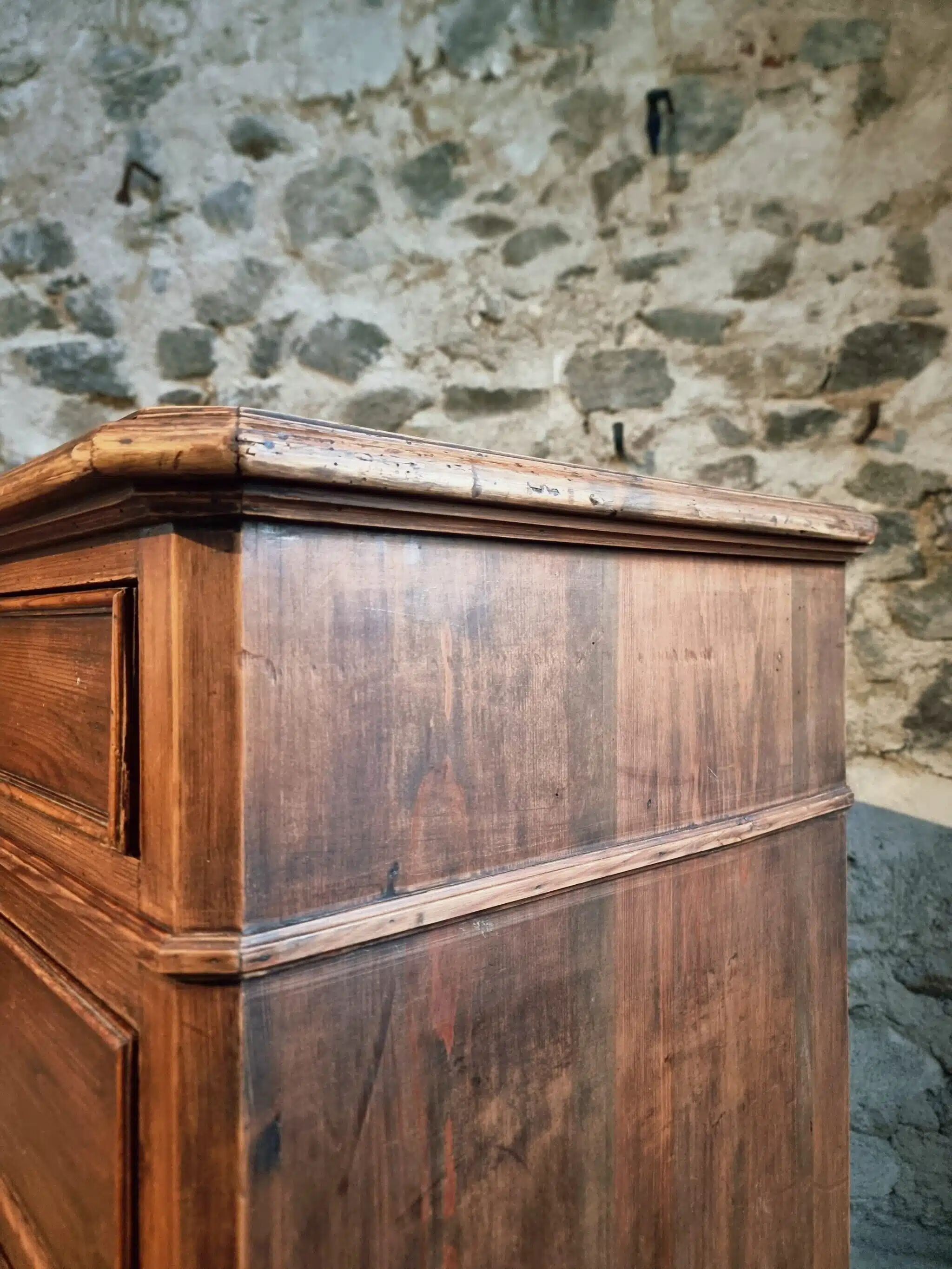 Antique French pine chest of drawers, early 1900s