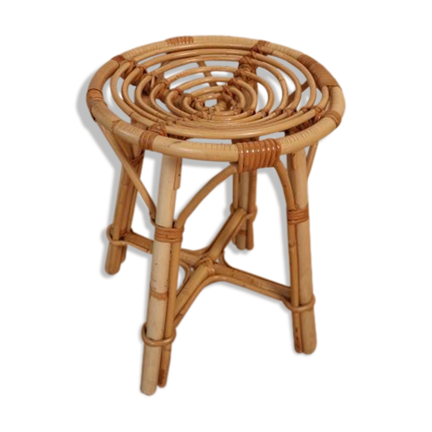 Spiral rattan stool