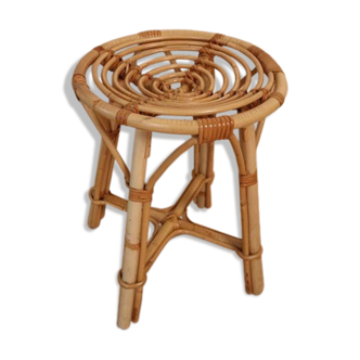 Spiral rattan stool
