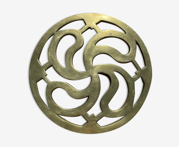 Underside brass ju