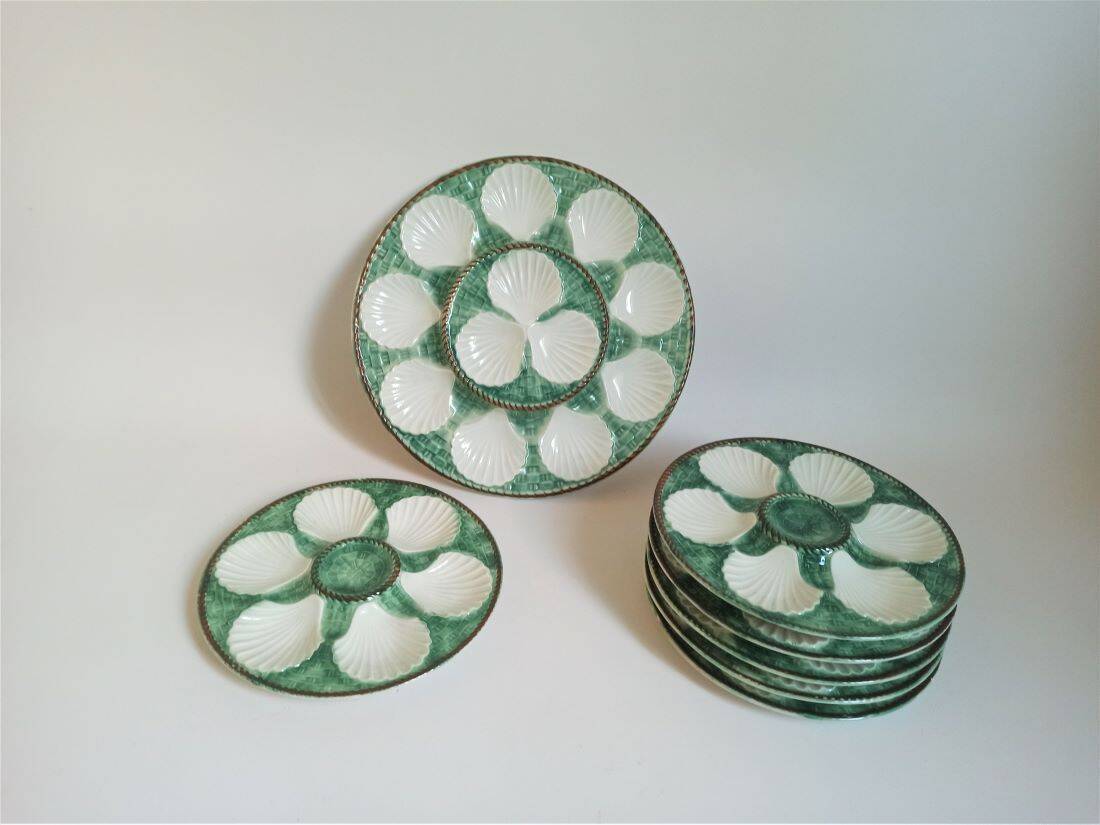 Serving of 6 oyster plates and 1 Longchamp dish