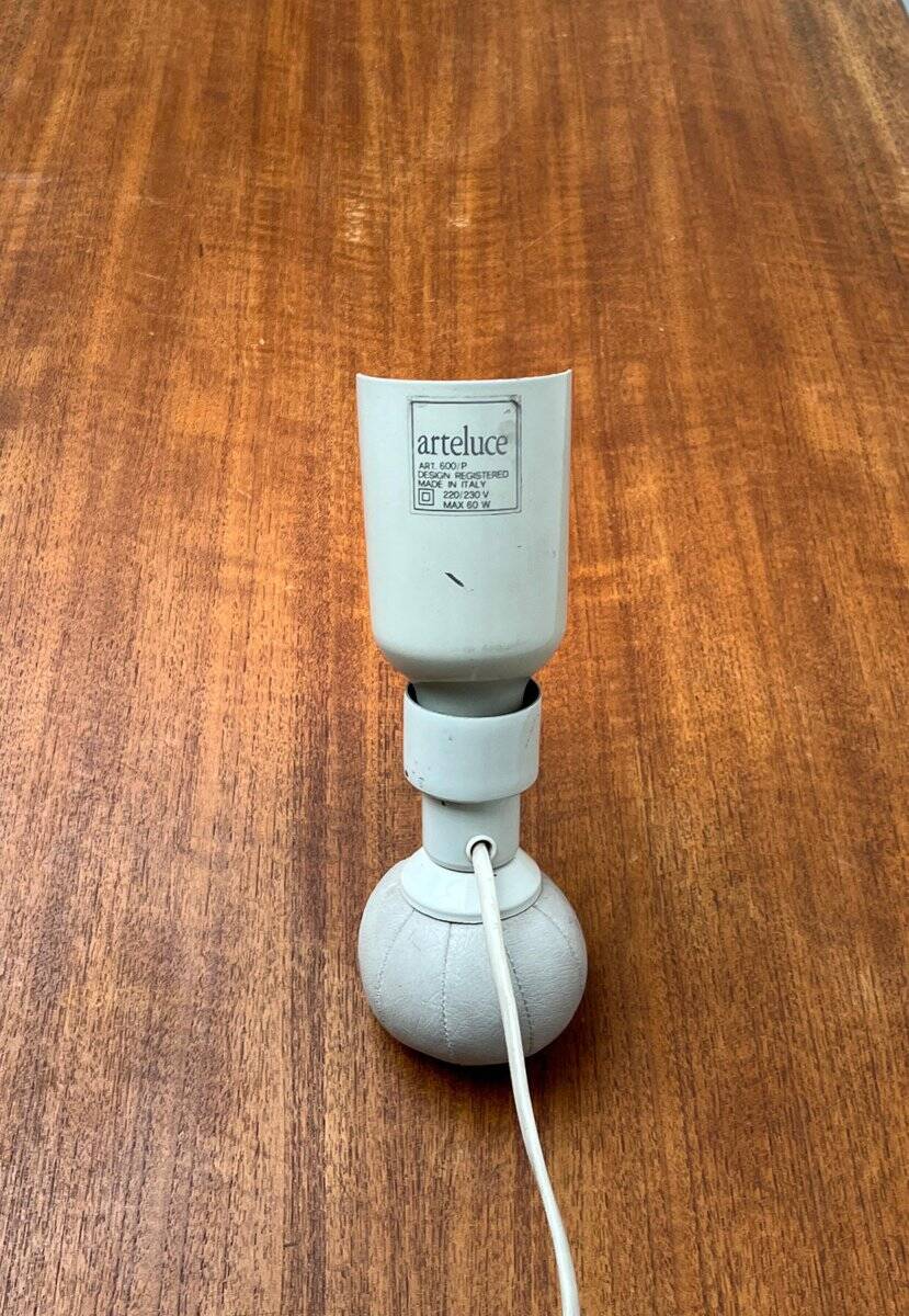Italian table lamp model 600/P from the mid-century space by Gino Sarfatti for Arteluce, 1960s.