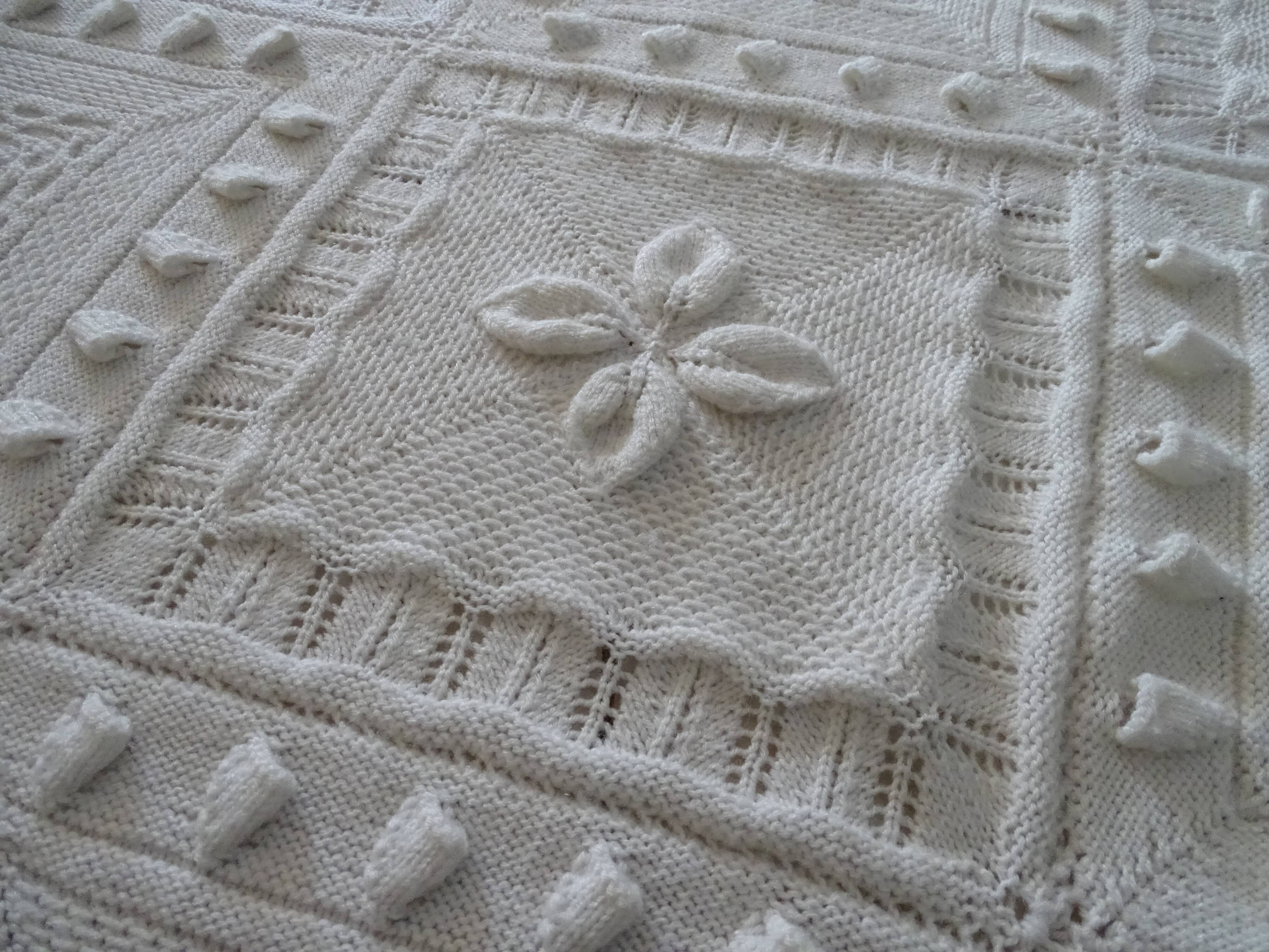 Old crochet bed cover 255 cm x 215 cm
