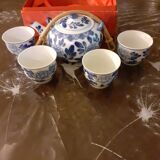 Asian porcelain box 1 tea and 4 cups with signature