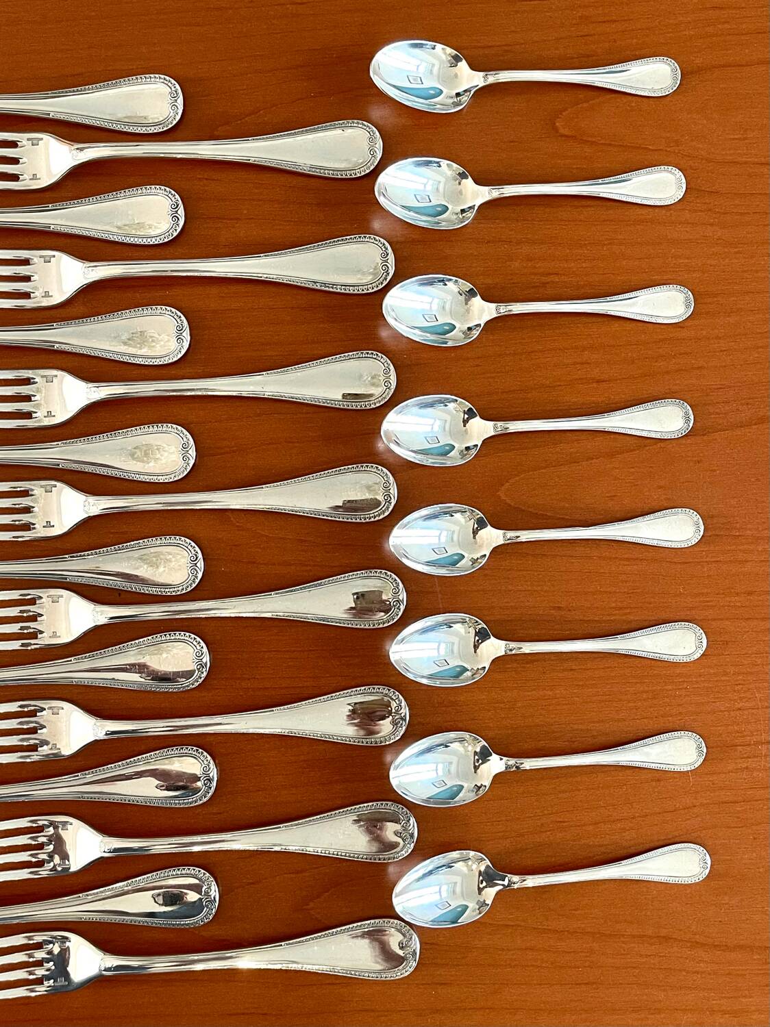 Christofle malmaison 8 person 40 piece cutlery set near new condition