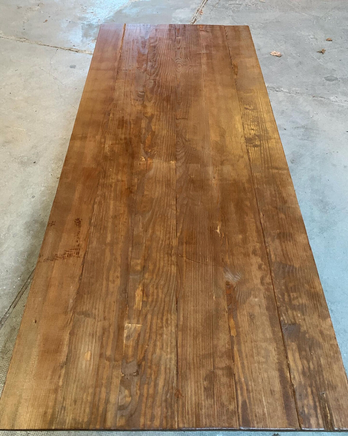 Farm table