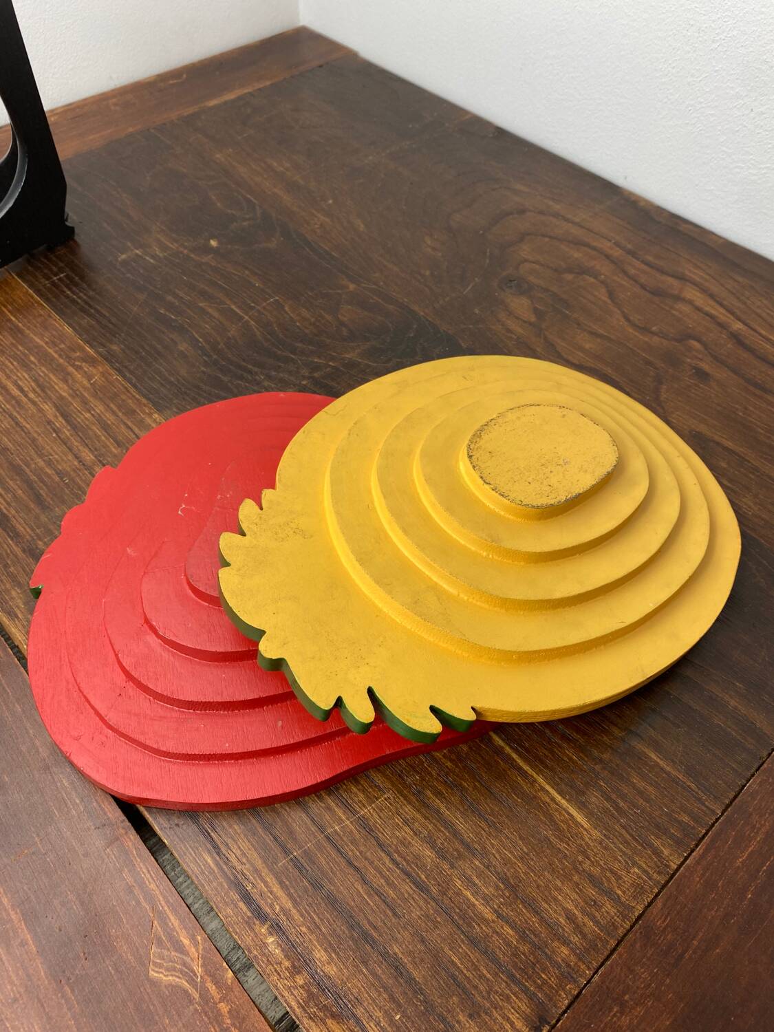 Pineapple and strawberry wooden trays