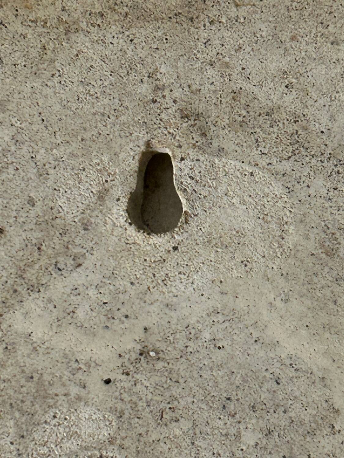 Round ceramic mirror