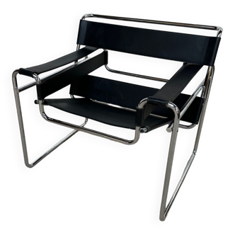 Wasssily B3 chair by GAVINA