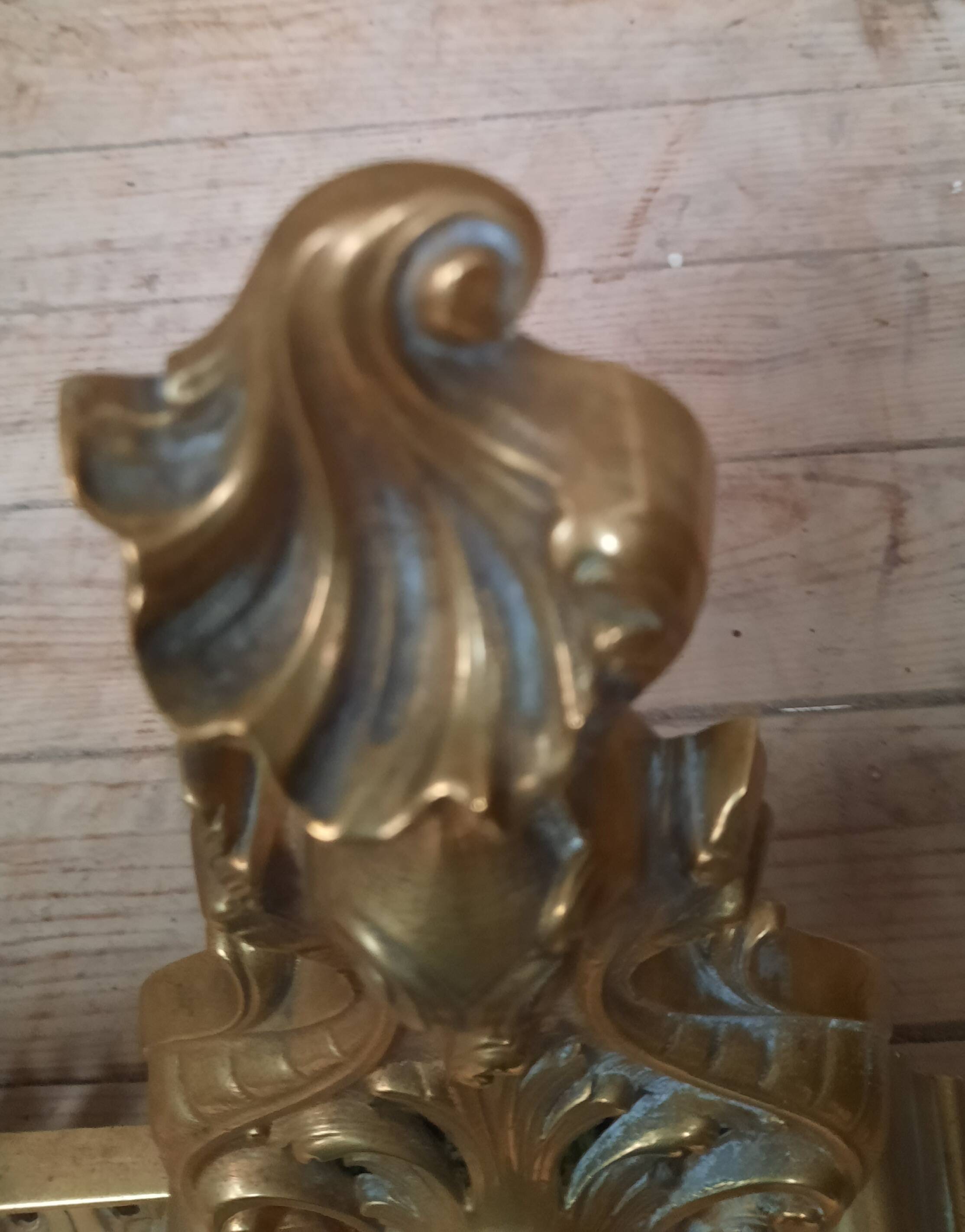 Barre de foyer en bronze doré