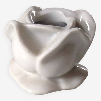 1 bougeoir en porcelaine blanche en forme de rose