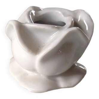 1 white porcelain candle holder in the shape of a rose