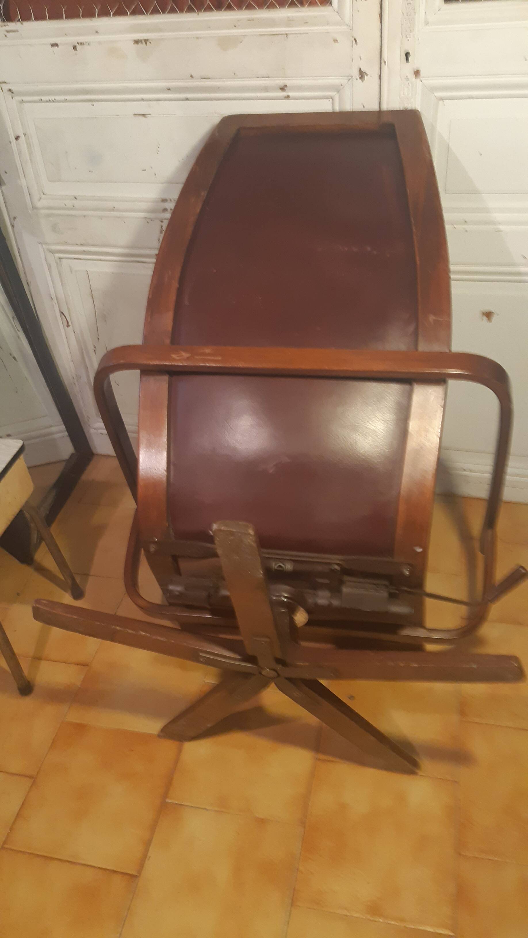 Superb relax armchair in burgundy leather "G Möbel Sweden".