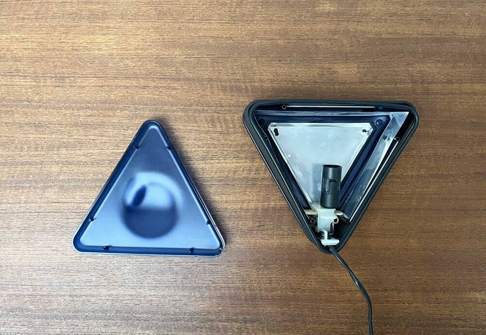 Postmodern triangular table lamp by Daniels Design for Ottika, 1980s.