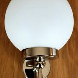 Paire d'appliques globes opaline