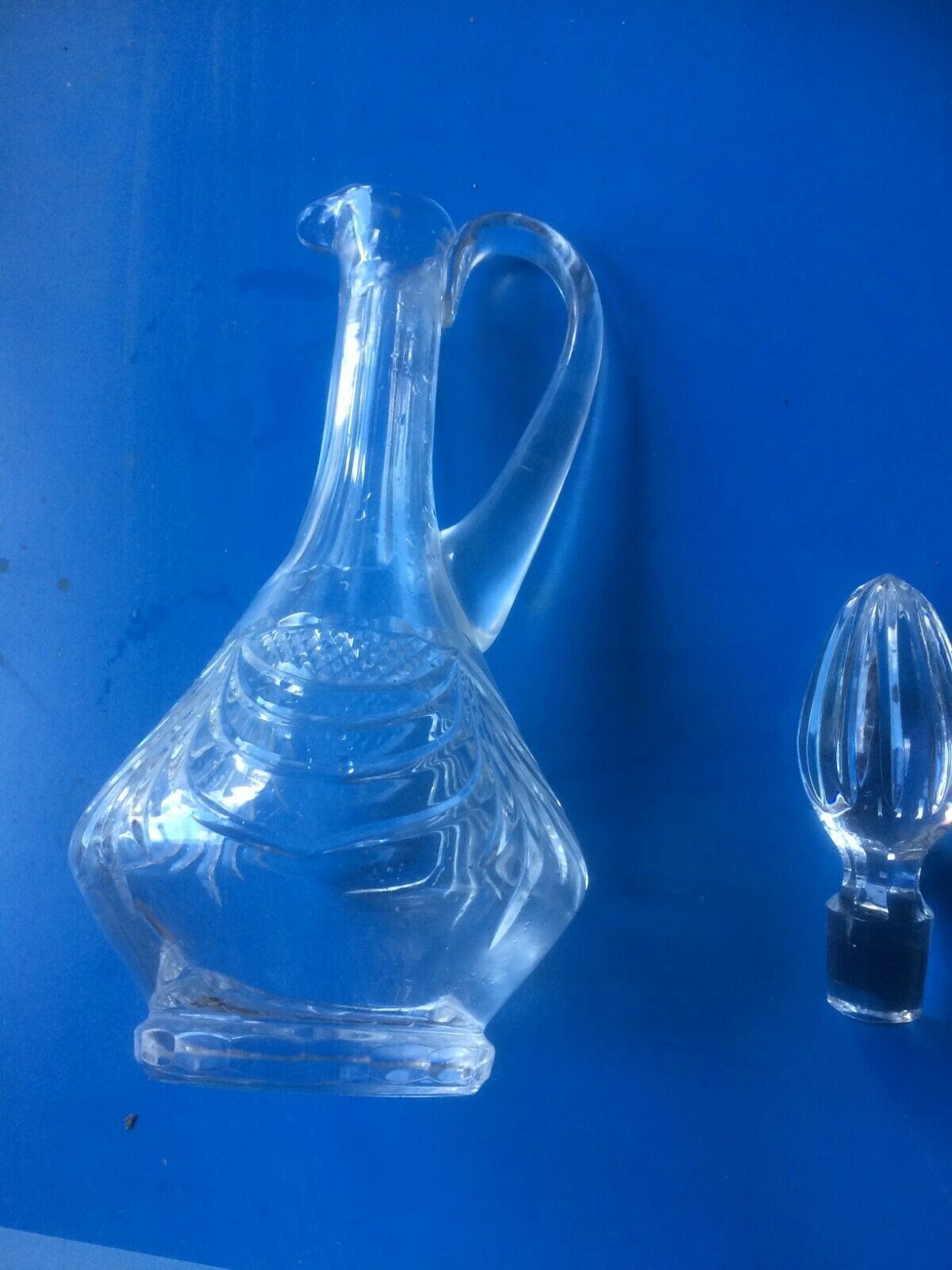 Lot of 2 crystal carafe