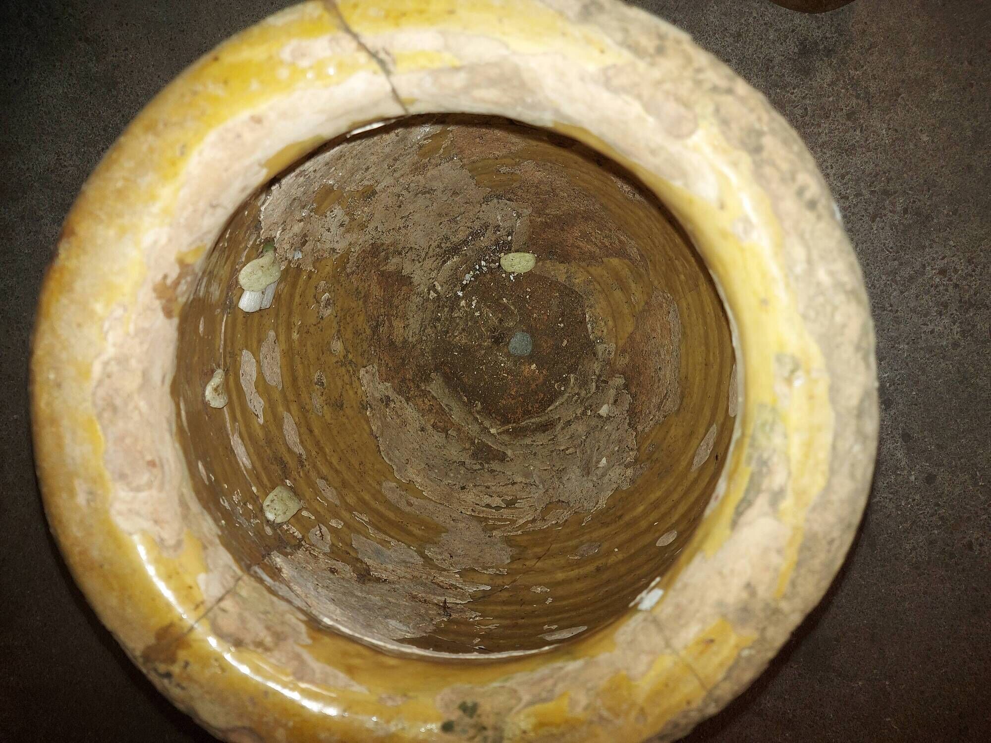 Poterie en terre vernissée
