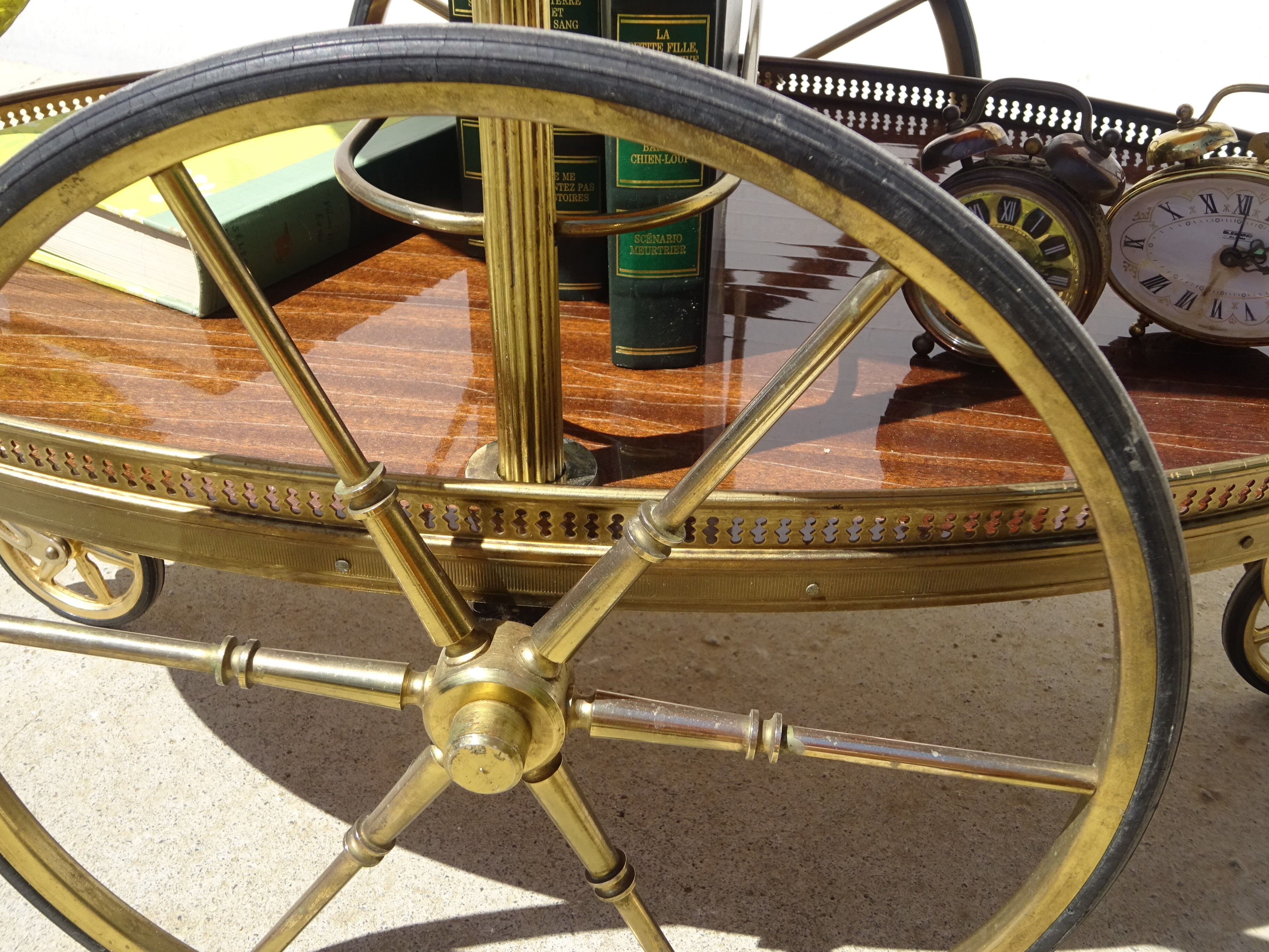 Double tray trolley in brass and formica