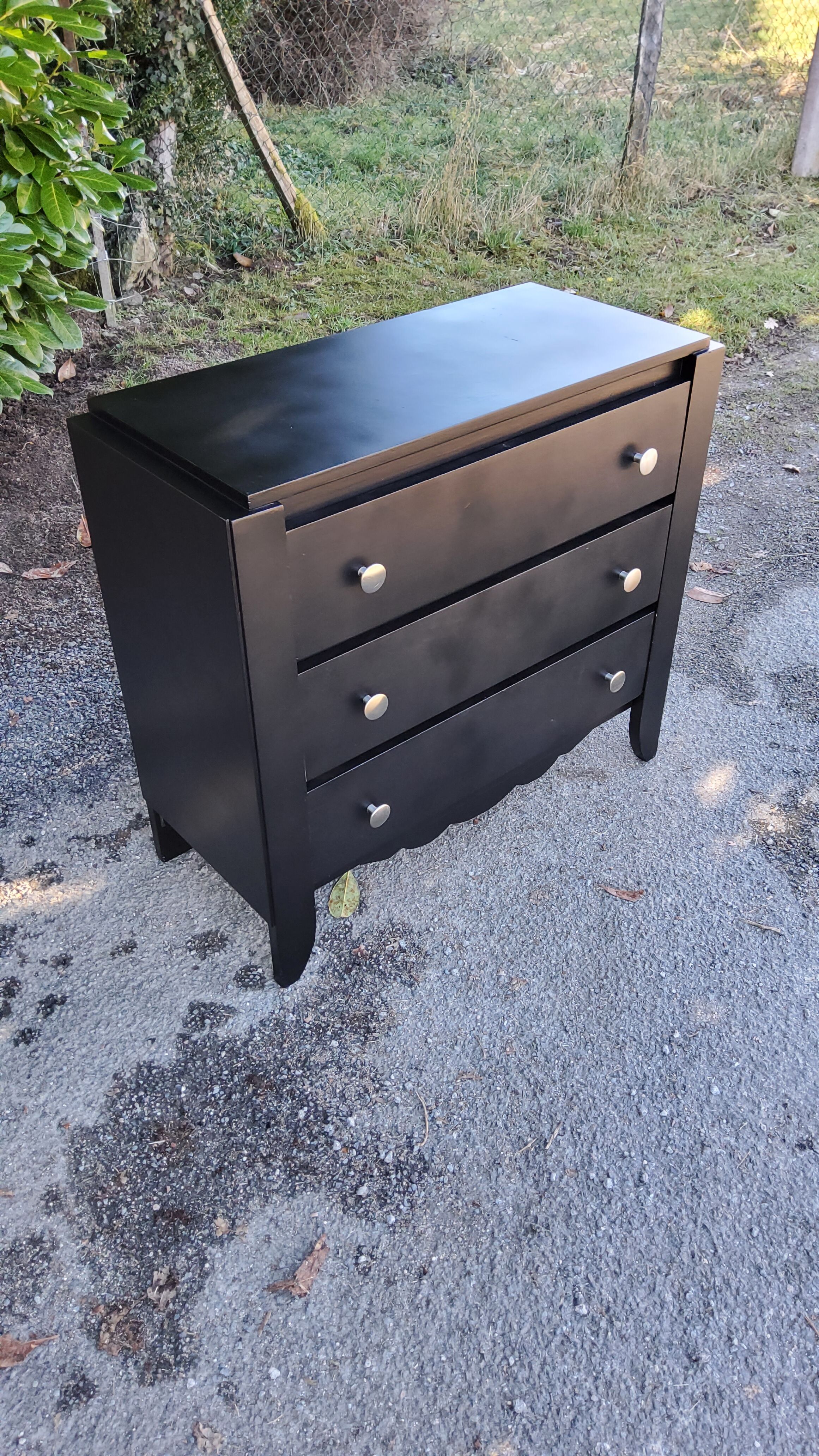 Chest of drawers of the 40s lacquered black 3 drawers