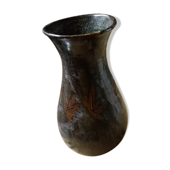 Vase atisanal pottery of the Méjou (Brittany)