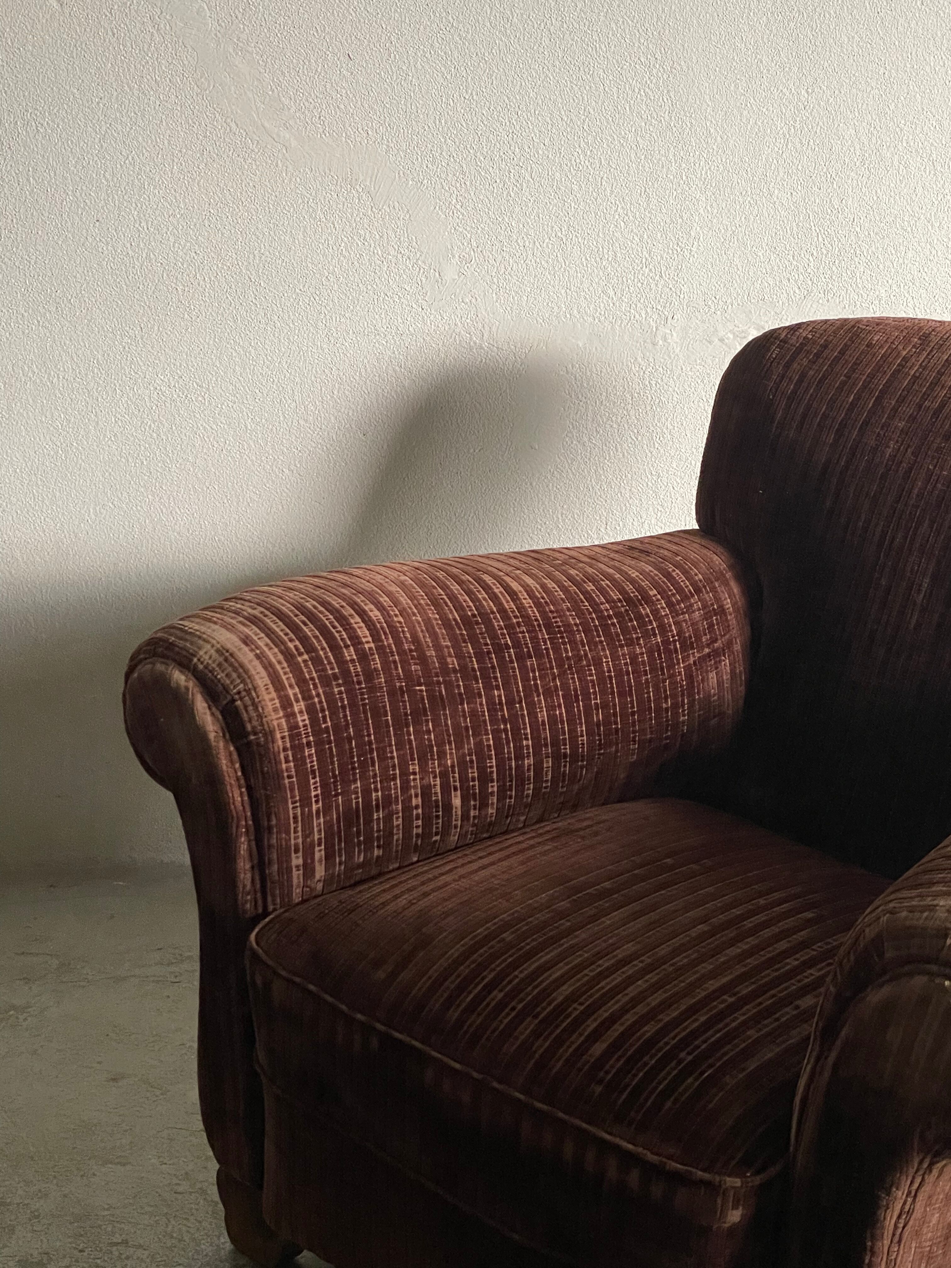 Velvet club armchair