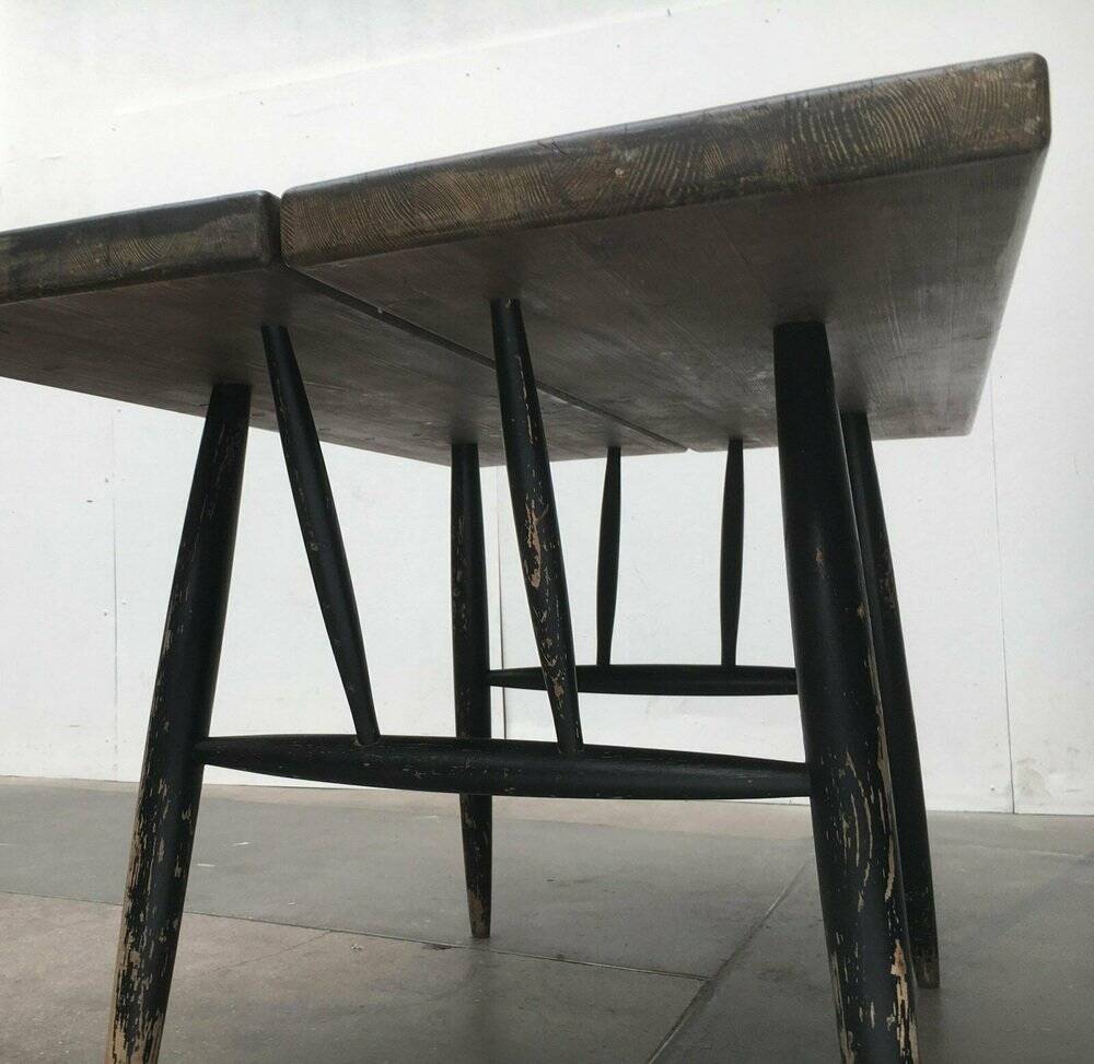 Pirkka Early dining table from the mid-century by Ilmari Tapiovaara for Laukaan Puu, 1960s.