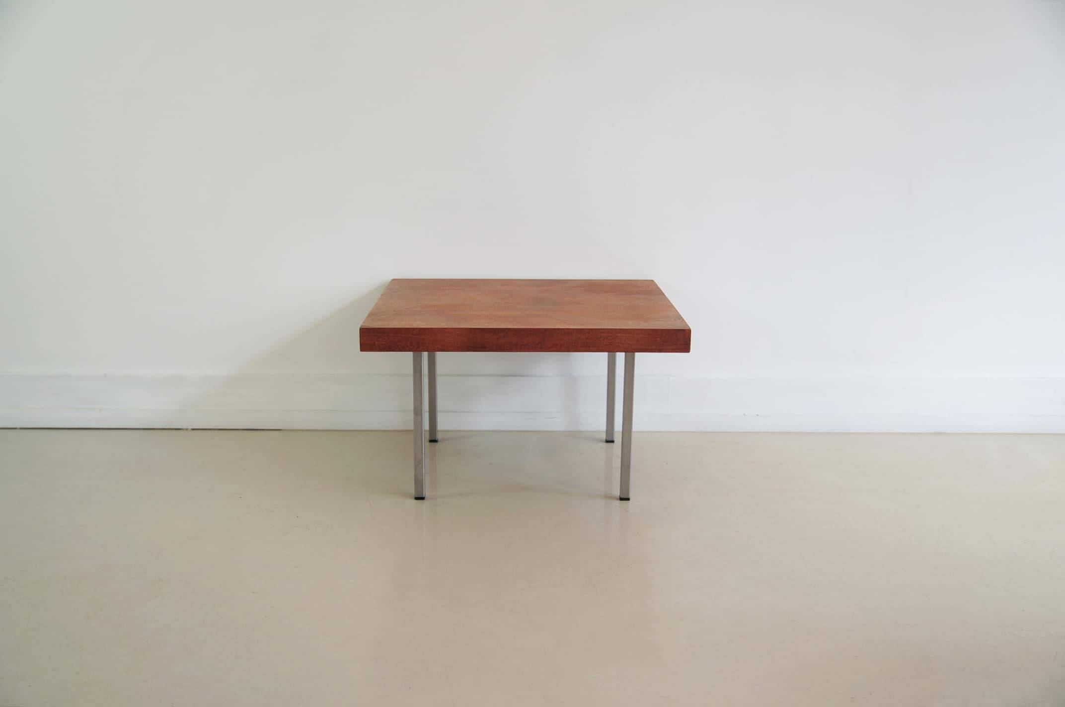 Square coffee table Artifort