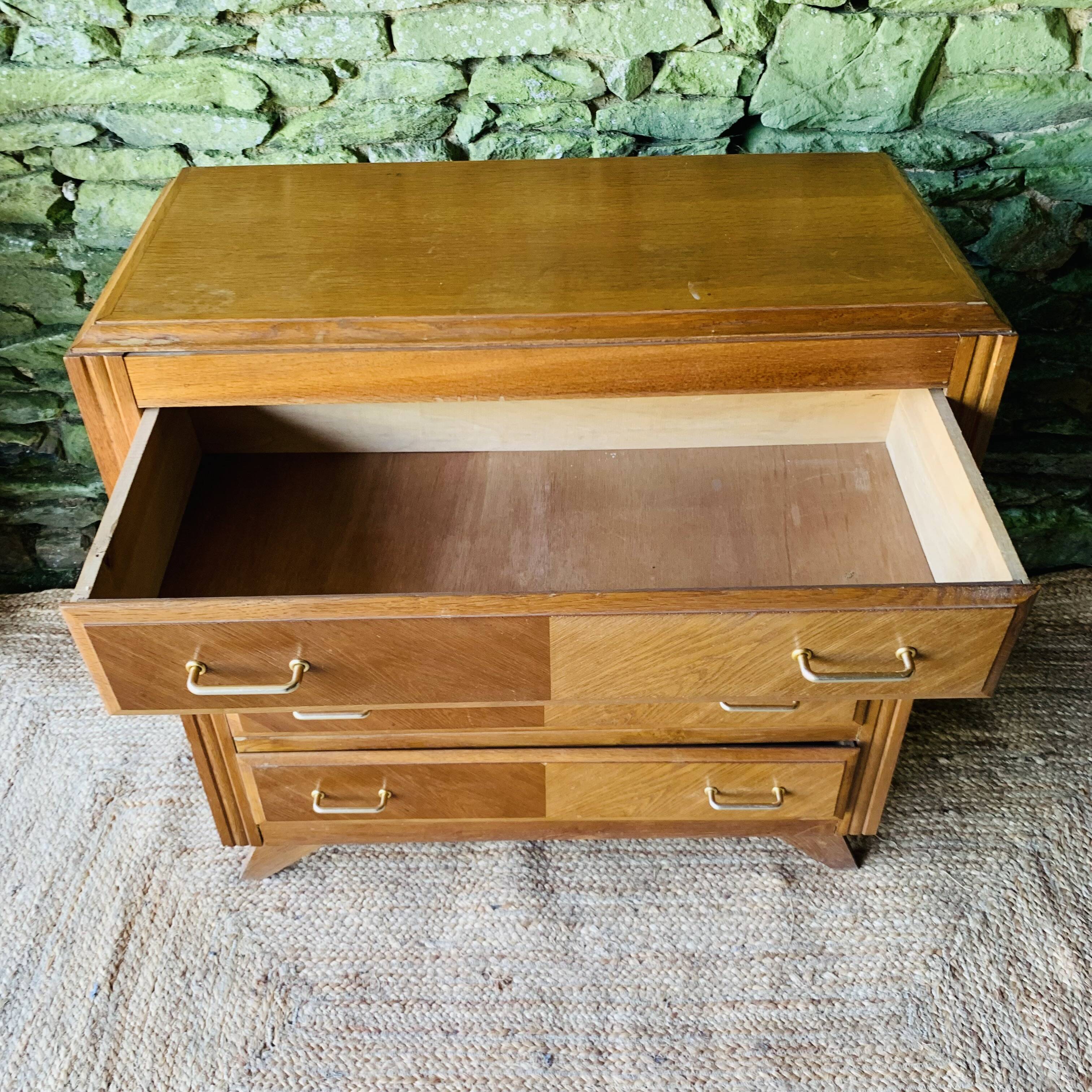 Commode vintage