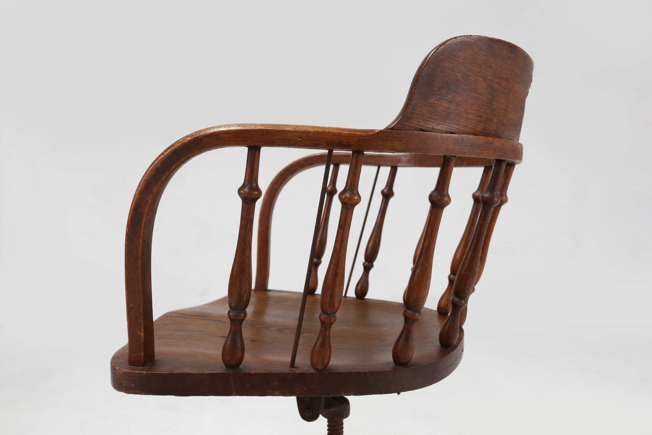 Chaise de bureau capitaine à base pivotante anglaise, Royaume-Uni années 1850