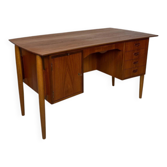 1960s Vintage Mid-Century Curved Danish Teak Writing Desk