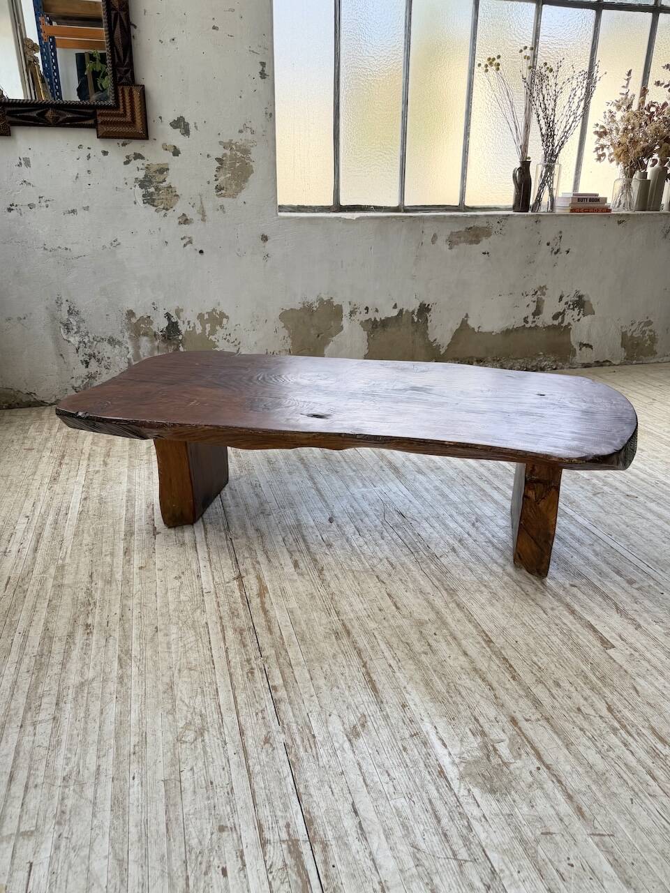 Table basse brutaliste artisanale 1950