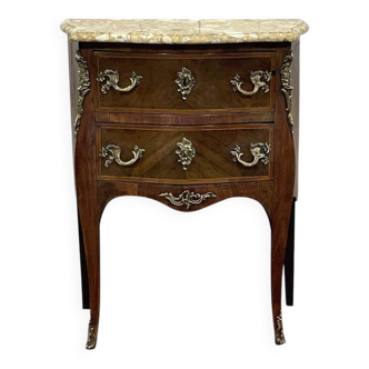 Commode Louis XV fin XIXème en chêne, bois de rose et dessus marbre