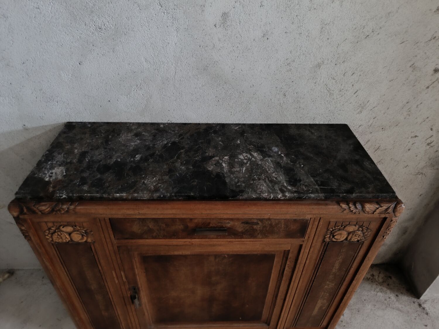 Buffet vintage style Art Deco black marble