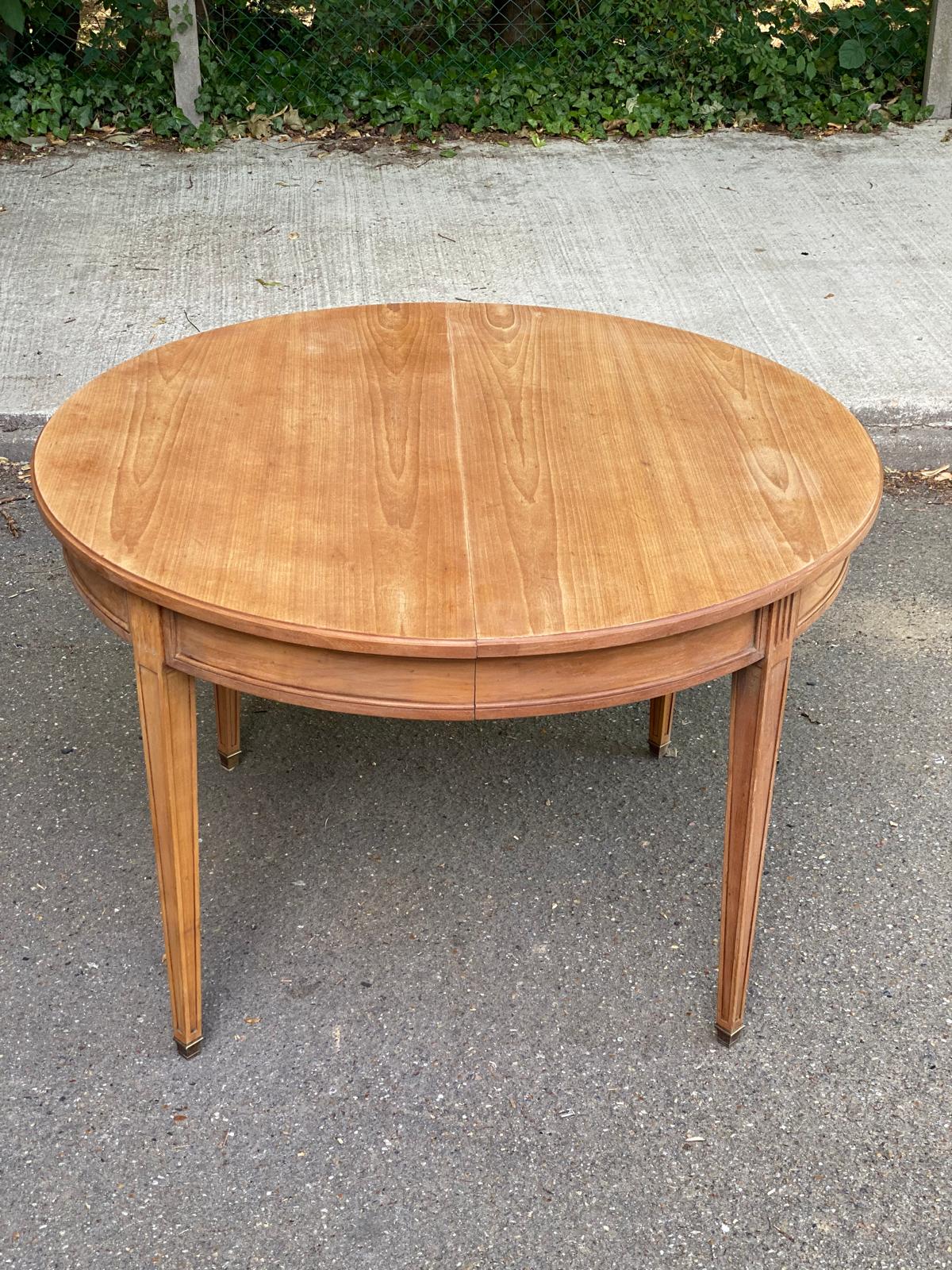 Louis XVI round extendable dining table renovated 230cm 19th century