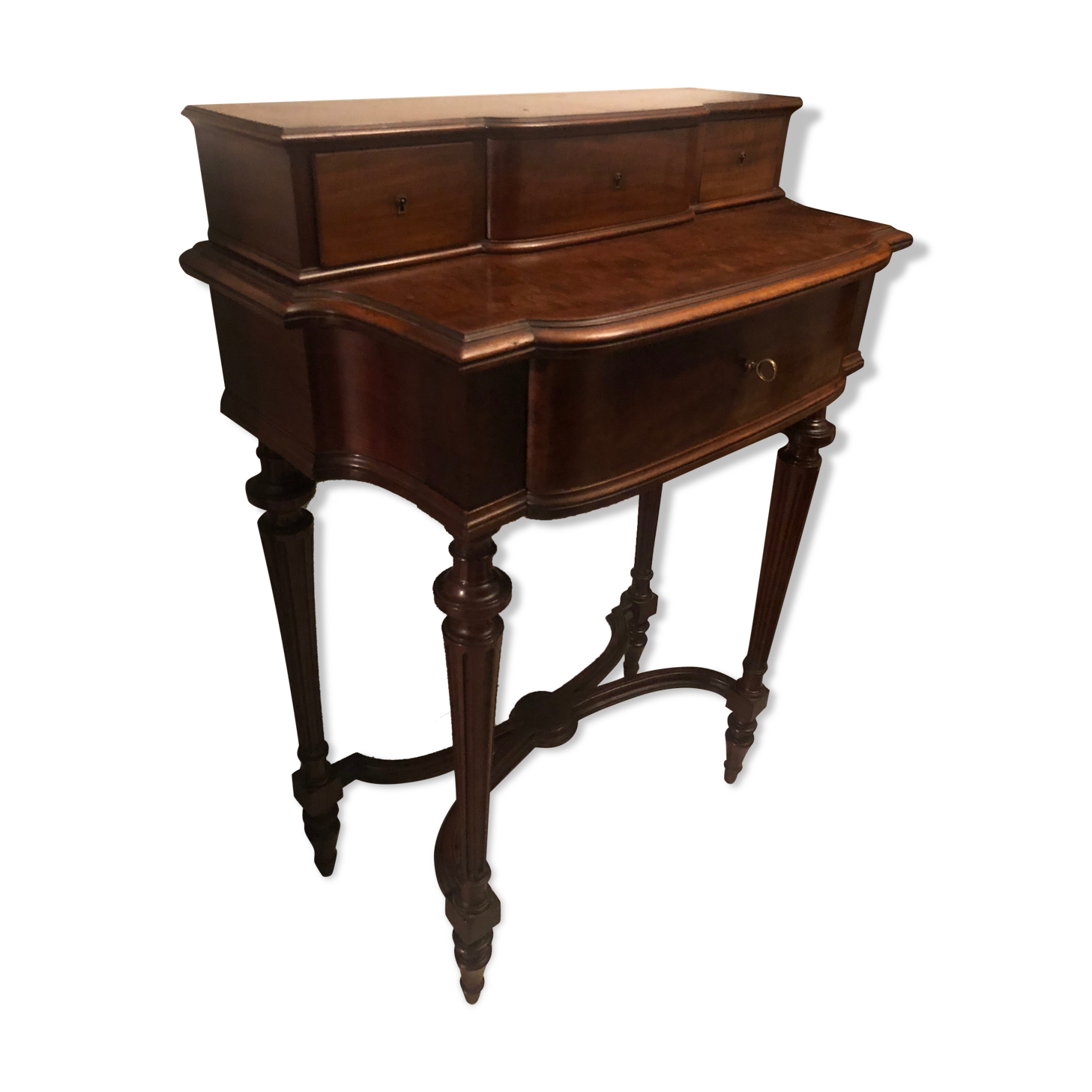 Small desk or fifth wheel