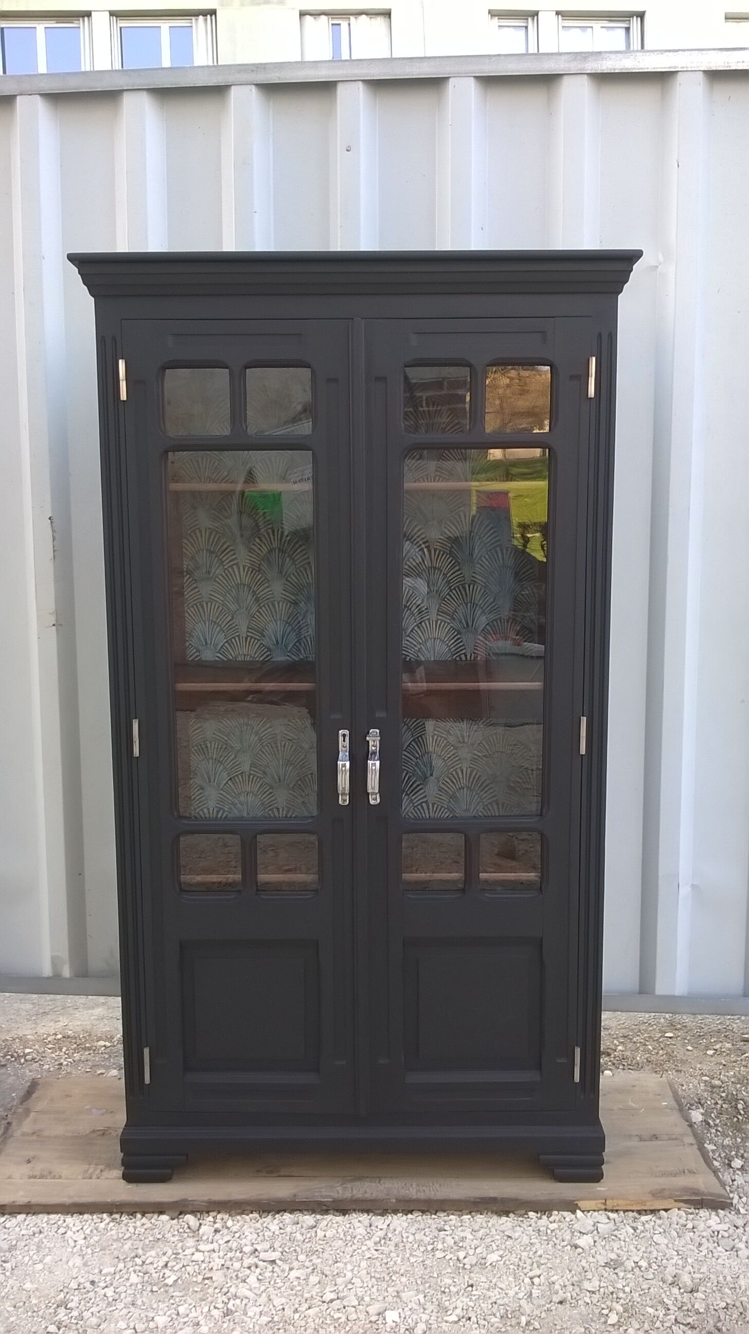 Parisian showcase cabinet 1930