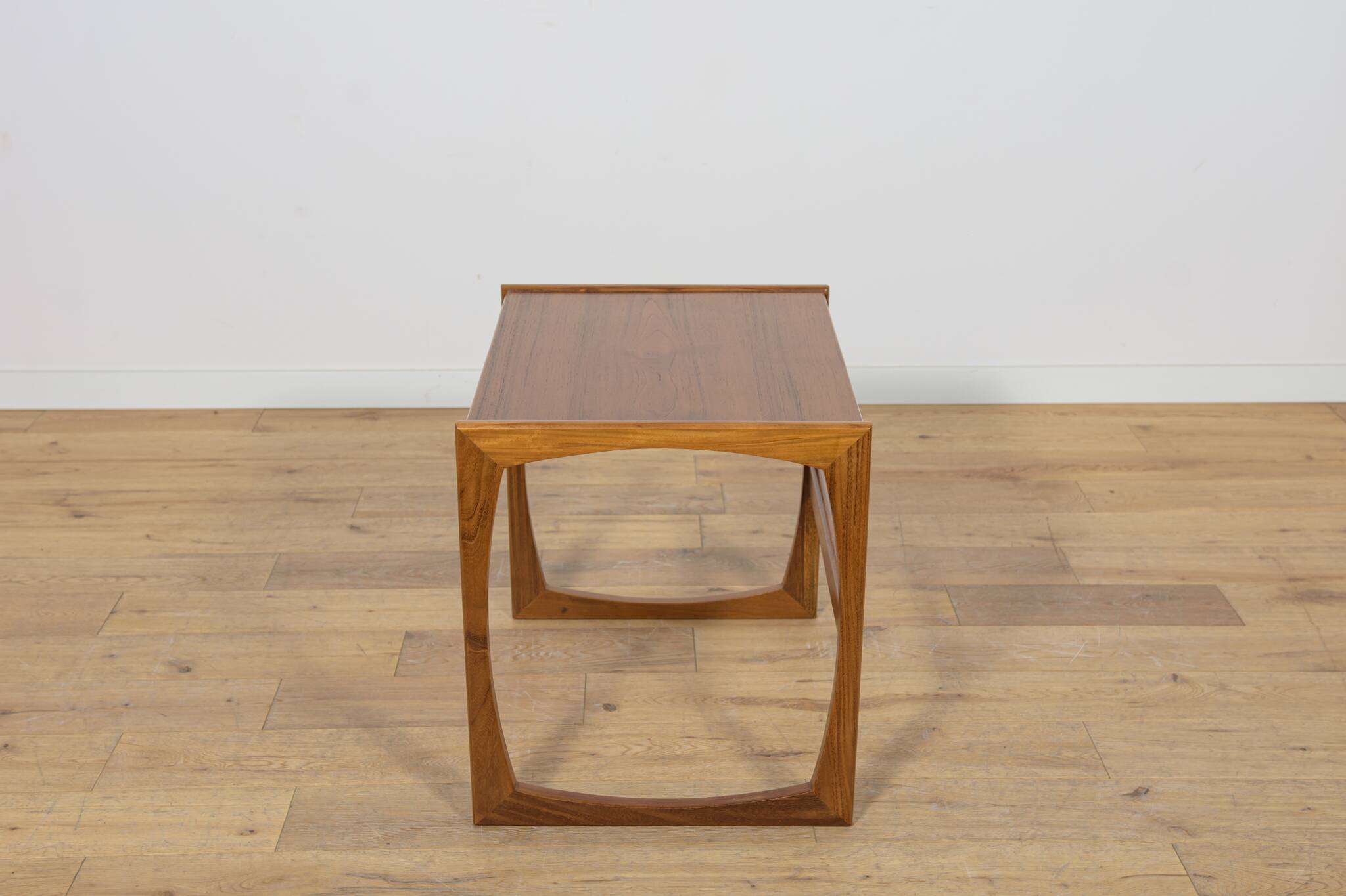 Tables gigognes en teck du milieu du siècle par R. Benett pour G-Plan, Royaume-Uni.