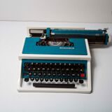 Underwood 315 blue typewriter with satchel