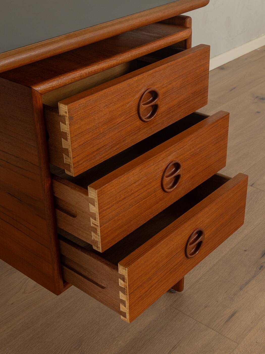 1960s free-standing Desk by Arne Vodder