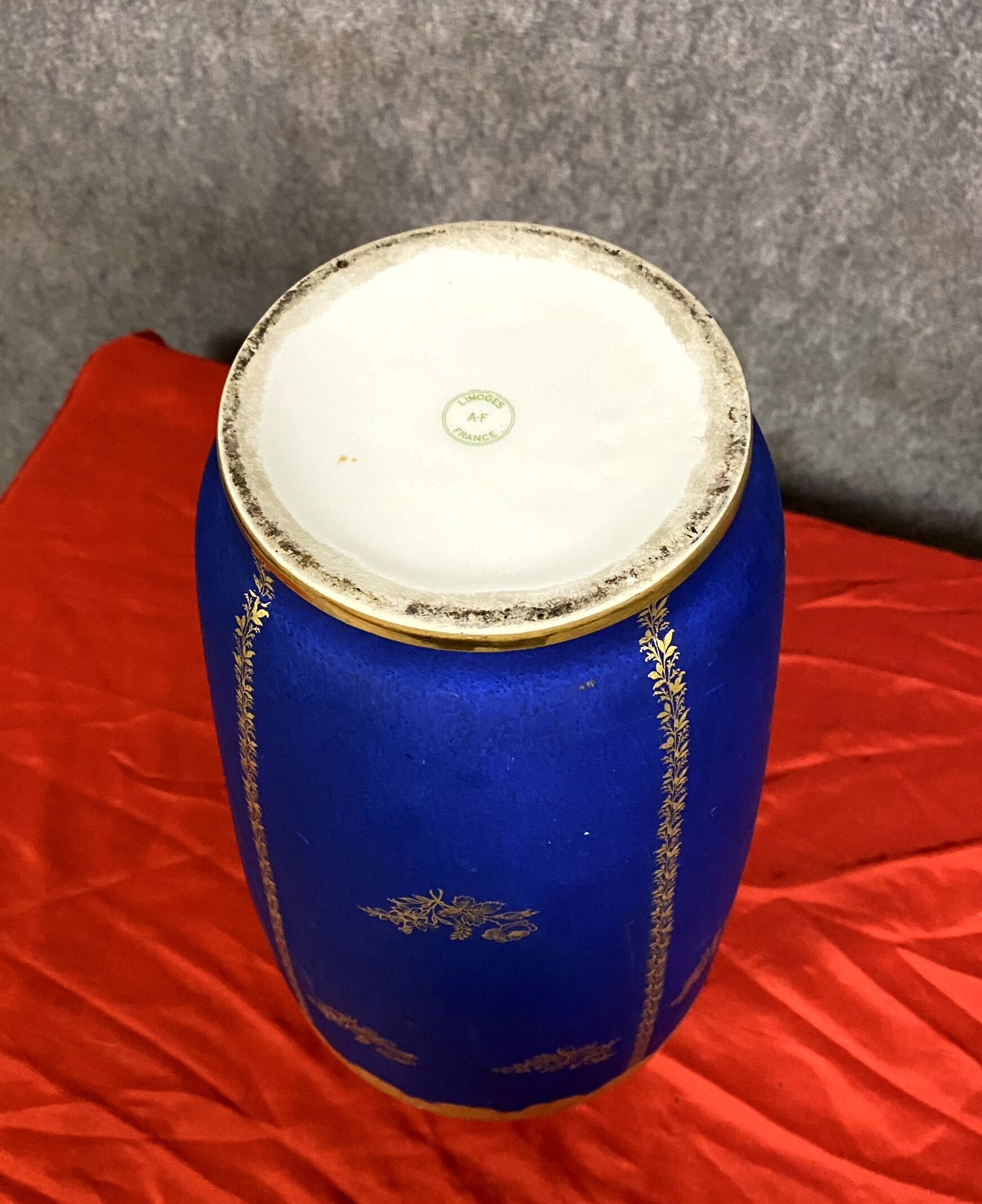 Vase Napoleon III style, Limoges around 1900