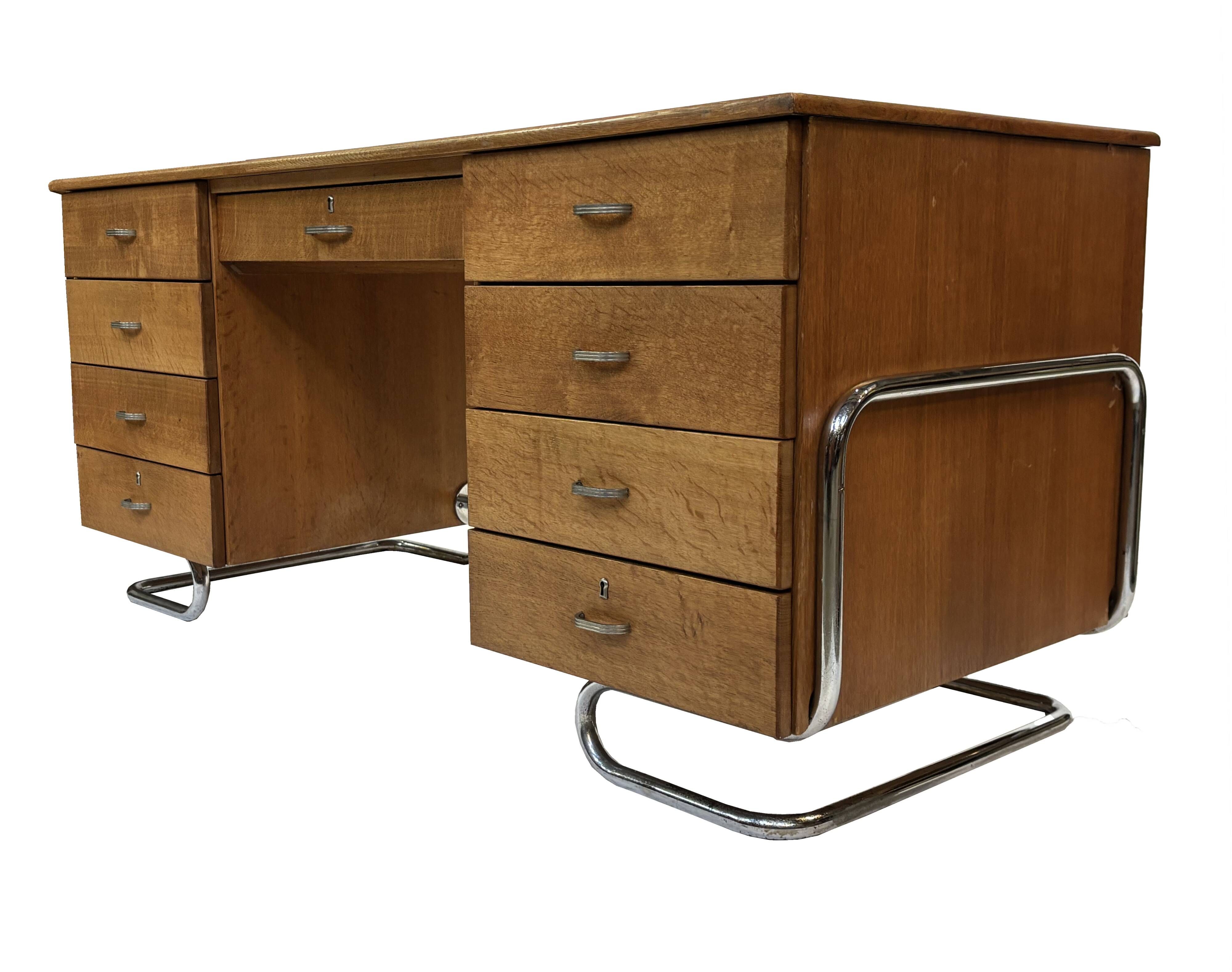 Bureau tubulaire de style Bauhaus du milieu du siècle, design des années 40 en chêne