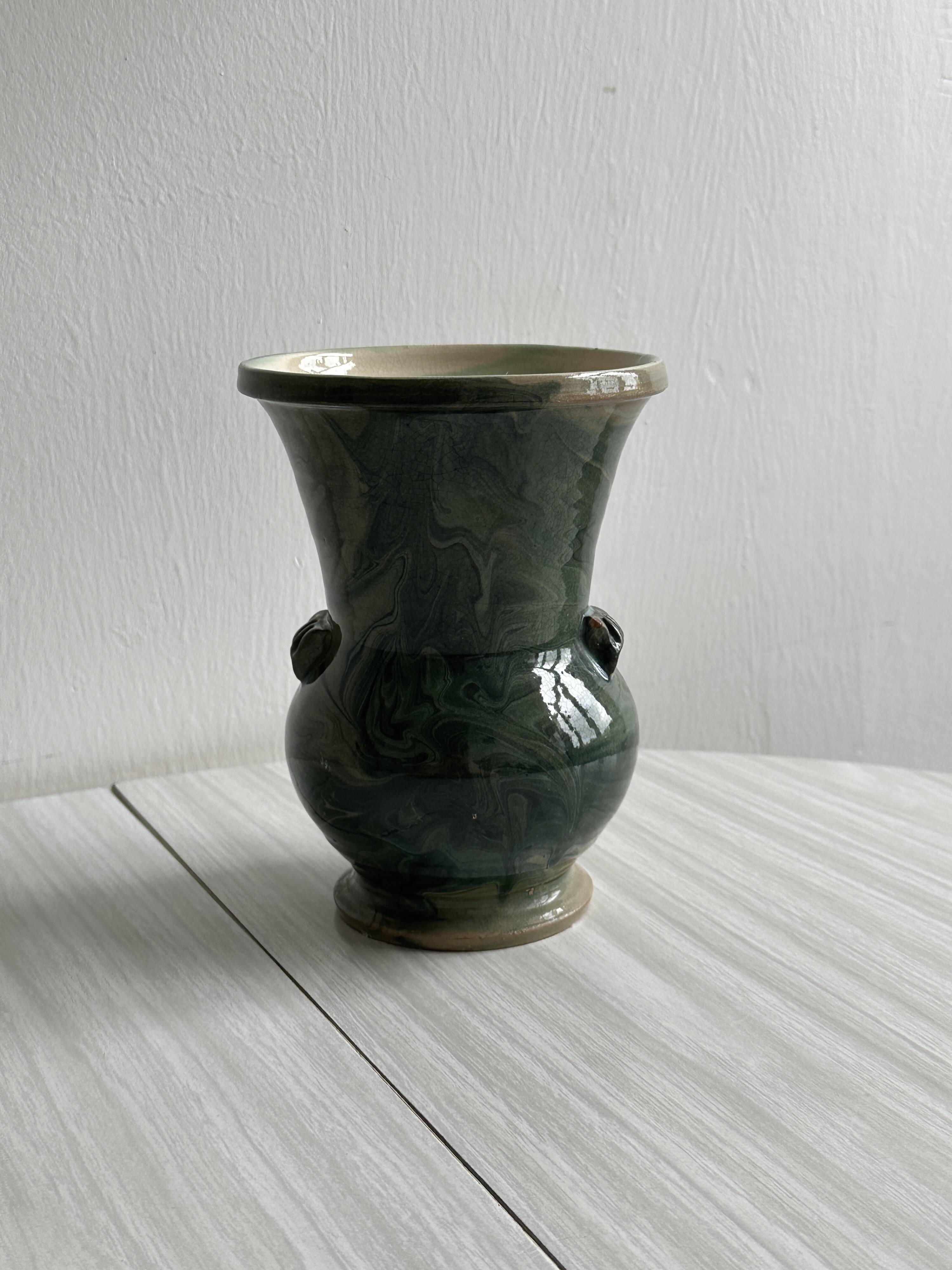 Green marbled ceramic vase