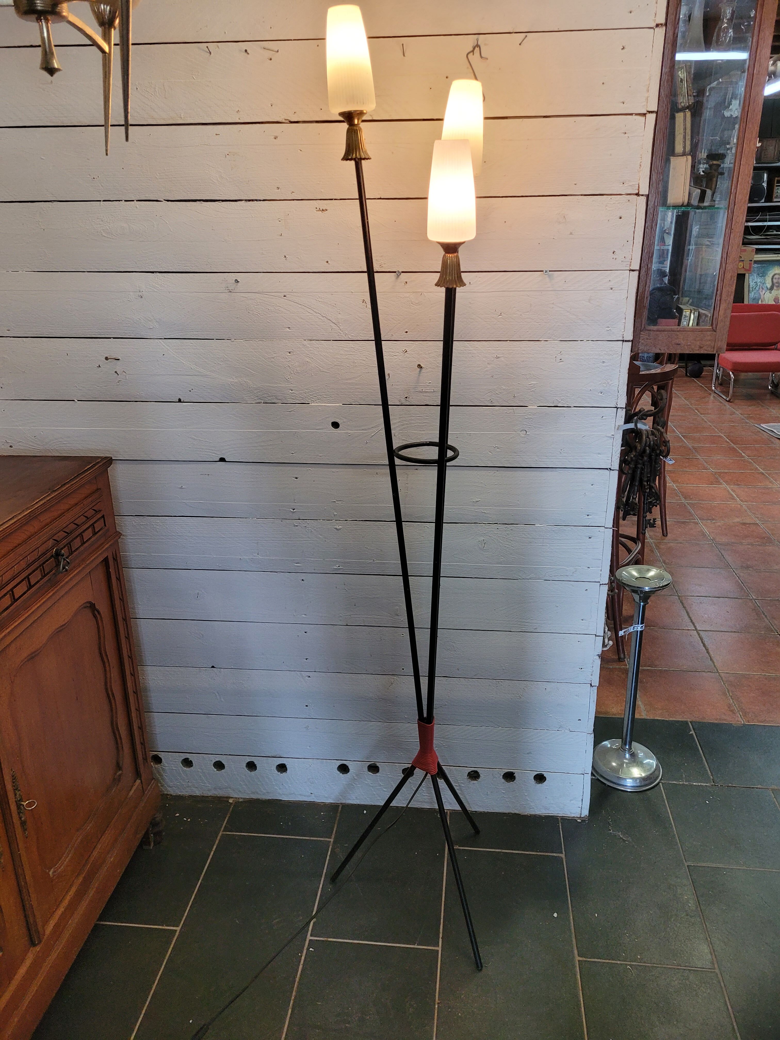 Tripod floor lamp from the 70s