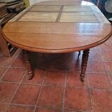 Round table 6 feet in oak with extension