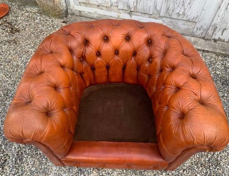 Salon canape and 2 chesterfield armchairs in vintage cognac leather from the 1970s