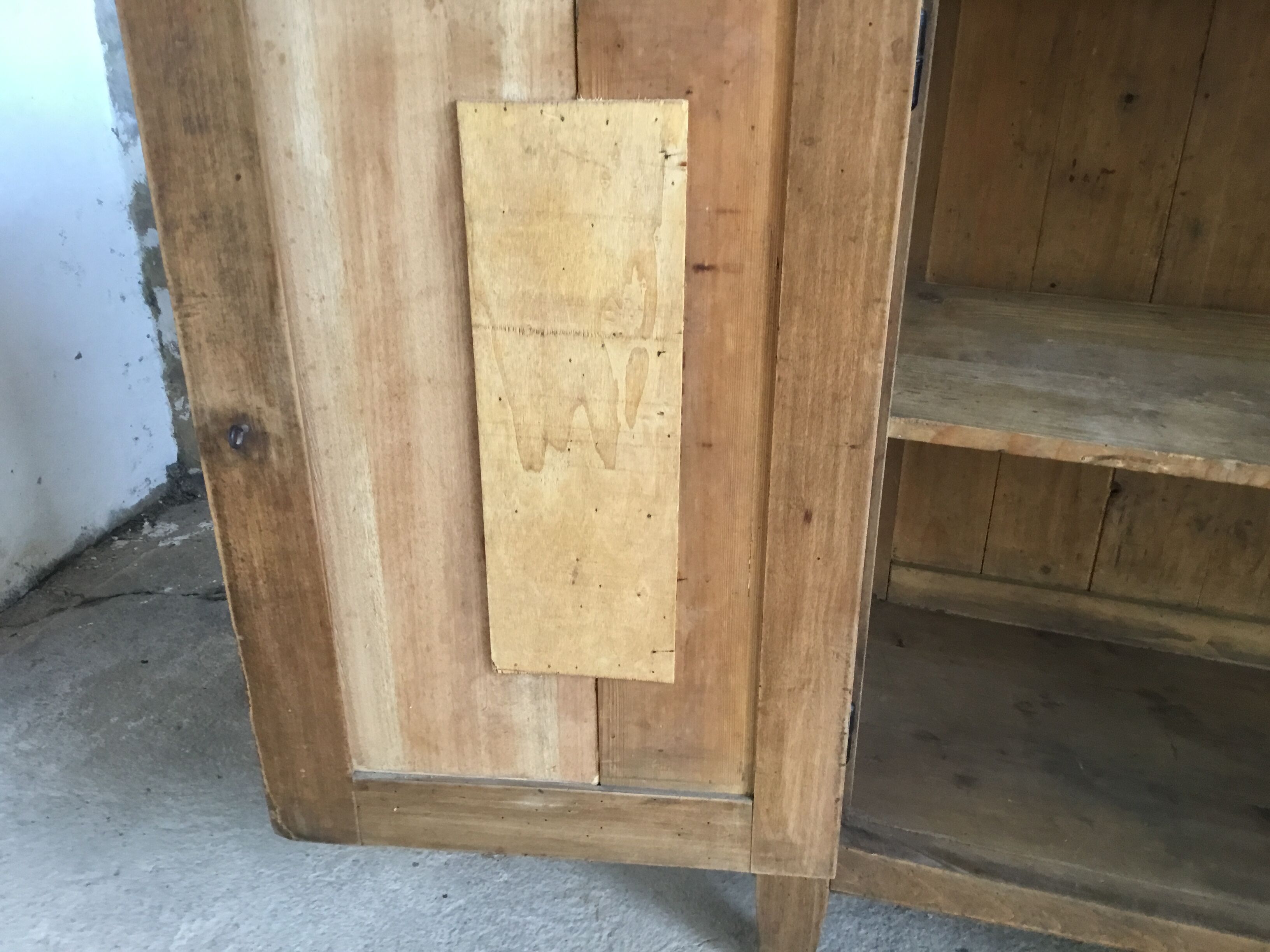 Parisian sideboard with 2 doors and 2 drawers - early twentieth