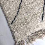 Moroccan Berber carpet Beni Ouarain with black graphic patterns 2,36x1.55m