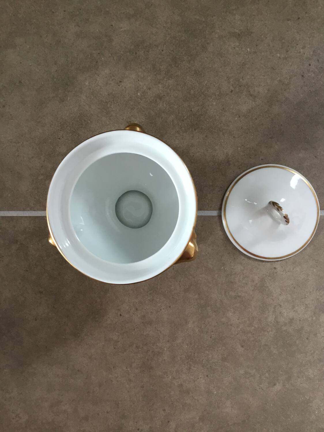 White porcelain covered pot